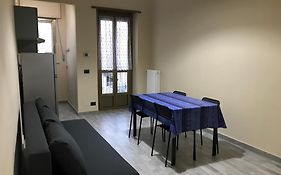 Il Borgo Antico: Vista Su Reggia Di Venaria Reale